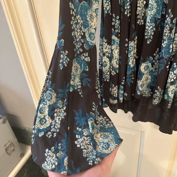 NWT Free People Speak Easy Printed Bell Sleeve Top - Picture 8 of 9